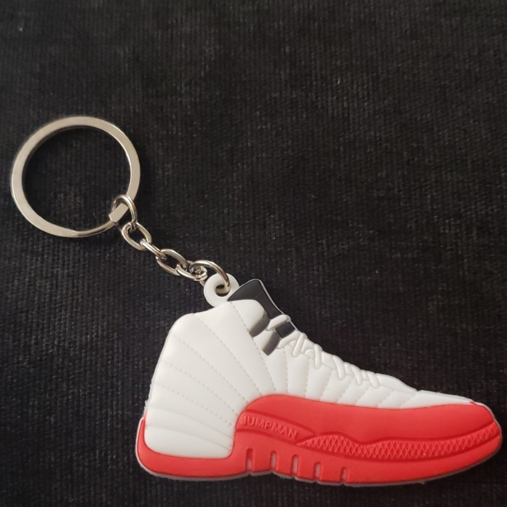 🔥Jordan 12's (wht/red w red strip) Keychain🔥